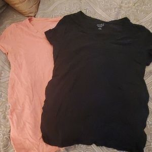 2 maternity tshirts- XXL